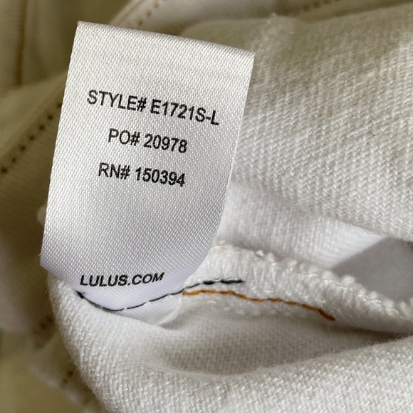 NWOT Lulu’s Beeler White Belted Denim Mini Skirt - Picture 14 of 15